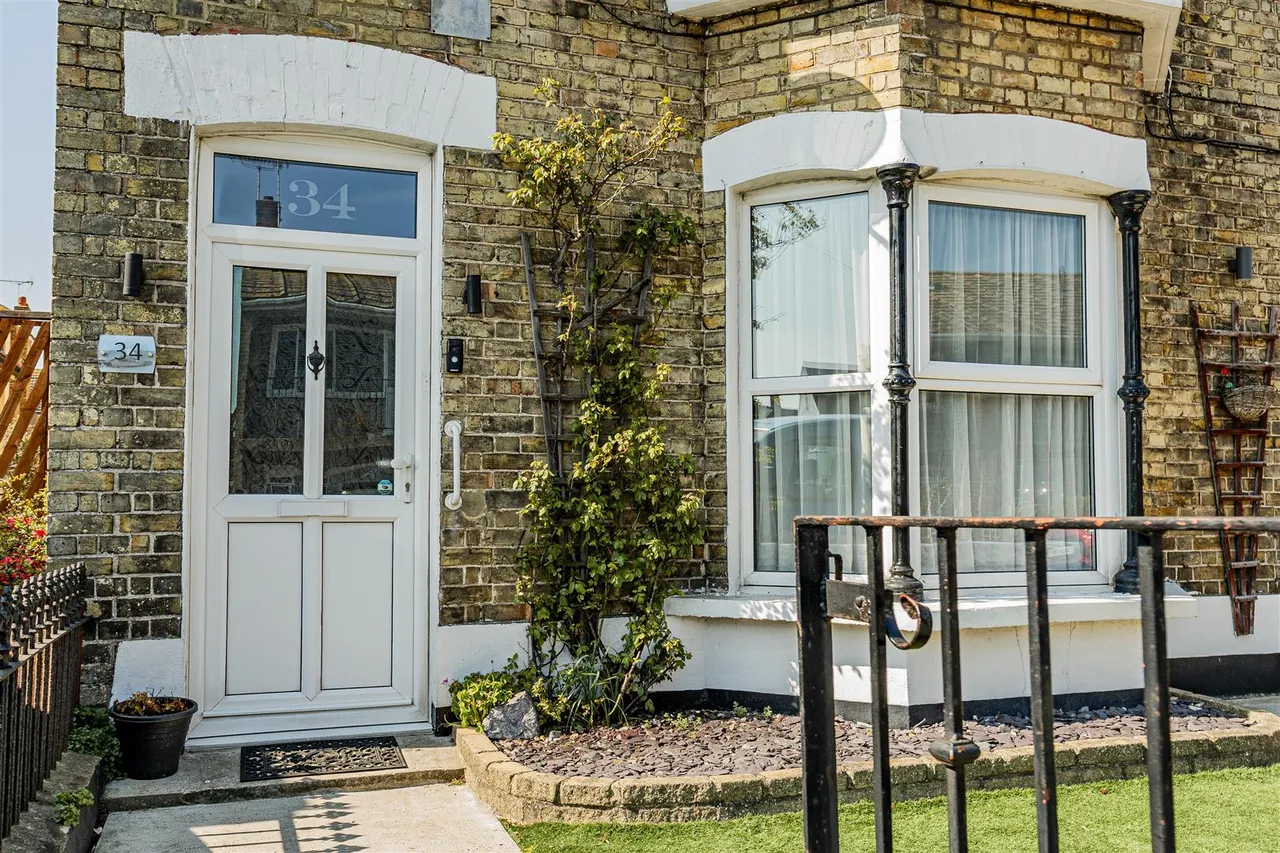Osborne Road, Broadstairs, Kent, CT10 2AE, photo 37