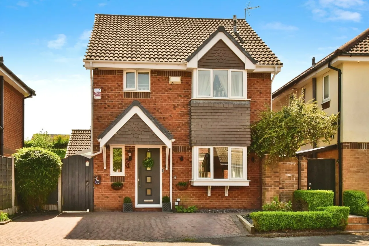 3 bed house for sale — Ayshford Close, Altrincham, Greater Manchester, WA14