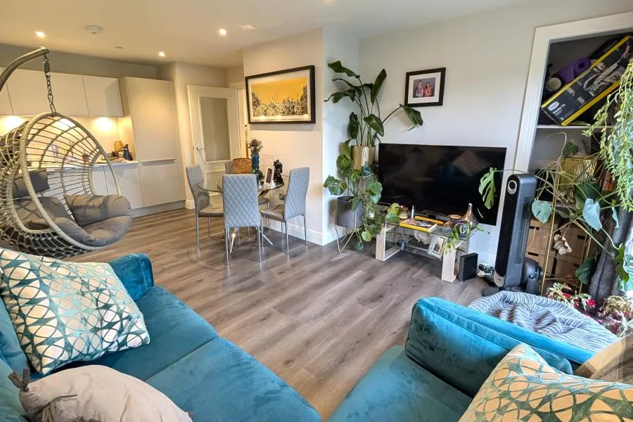Monument Road, Woking, GU21, photo 3