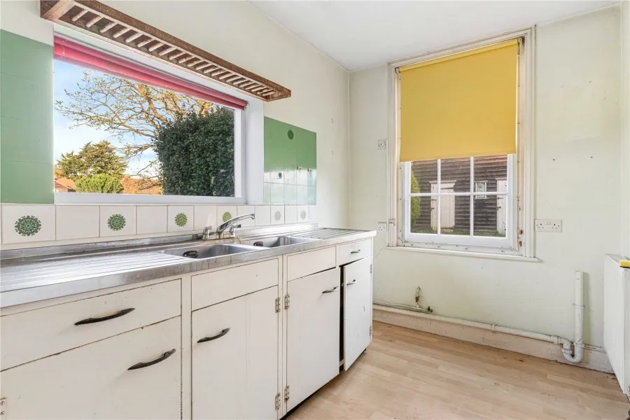 House Under Offer with 7 bedrooms in Mulberry Green, Harlow, CM17, photo 23