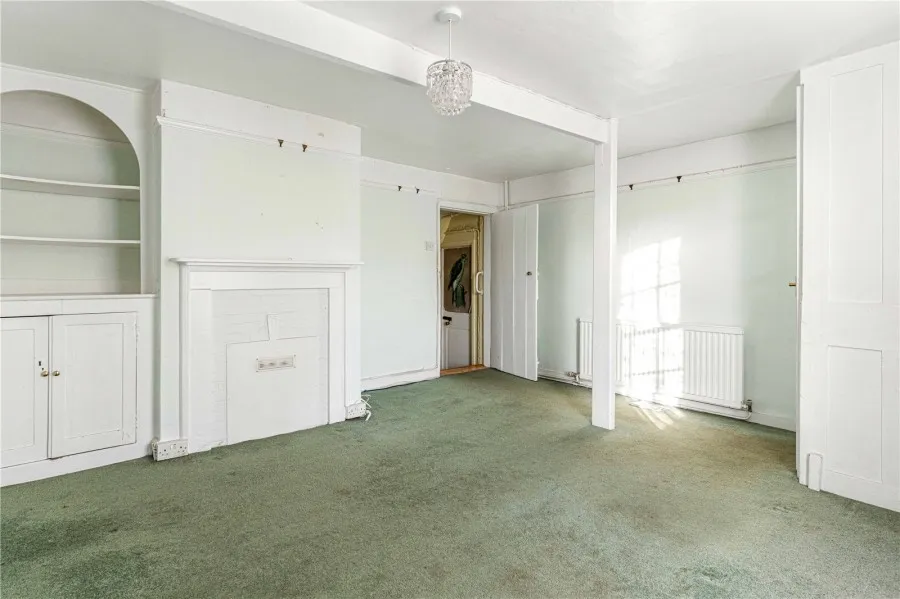 House Under Offer with 7 bedrooms in Mulberry Green, Harlow, CM17, photo 15