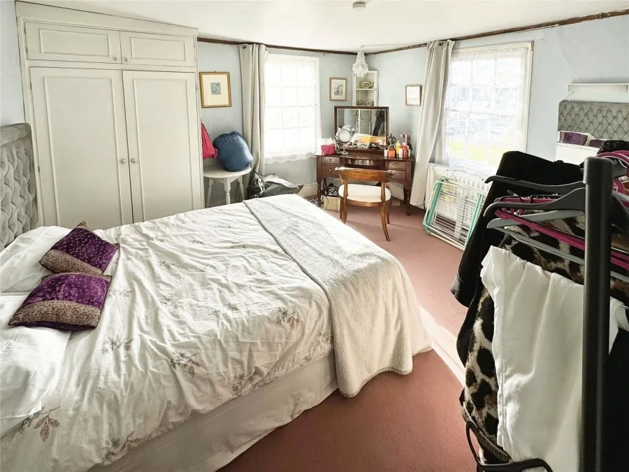 House Under Offer with 7 bedrooms in Mulberry Green, Harlow, CM17, photo 11
