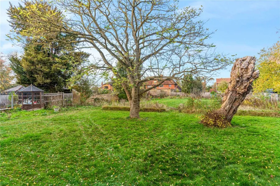 House Under Offer with 7 bedrooms in Mulberry Green, Harlow, CM17, photo 34