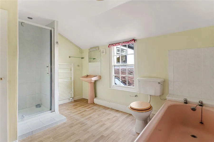 House Under Offer with 7 bedrooms in Mulberry Green, Harlow, CM17, photo 18