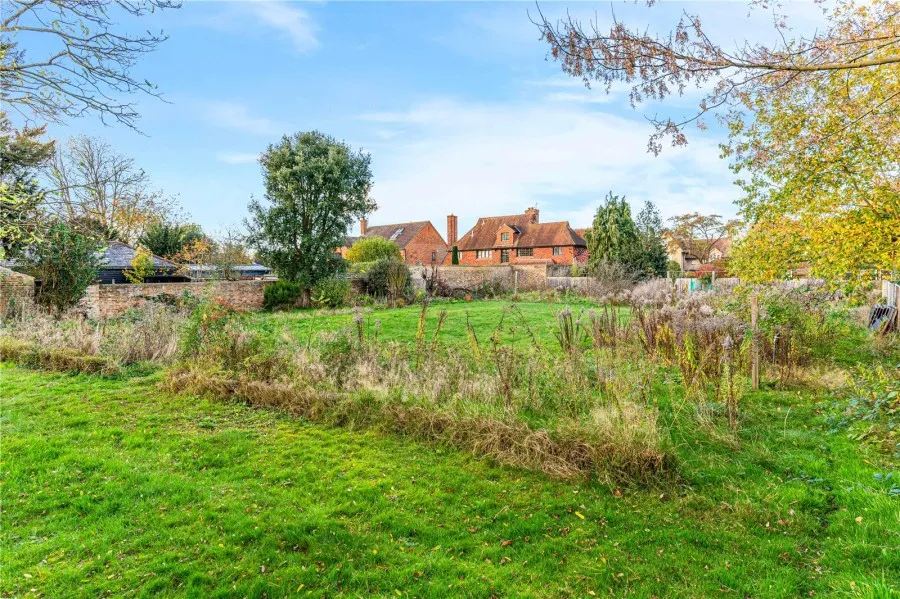 House Under Offer with 7 bedrooms in Mulberry Green, Harlow, CM17, photo 36