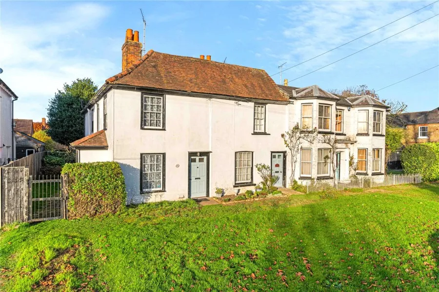 House Under Offer with 7 bedrooms in Mulberry Green, Harlow, CM17, photo 3
