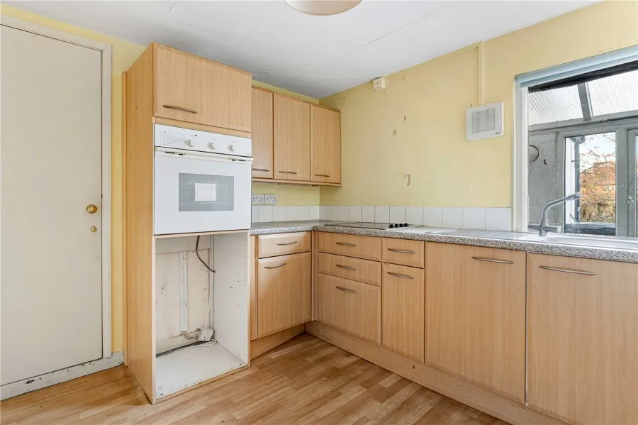 House Under Offer with 7 bedrooms in Mulberry Green, Harlow, CM17, photo 16