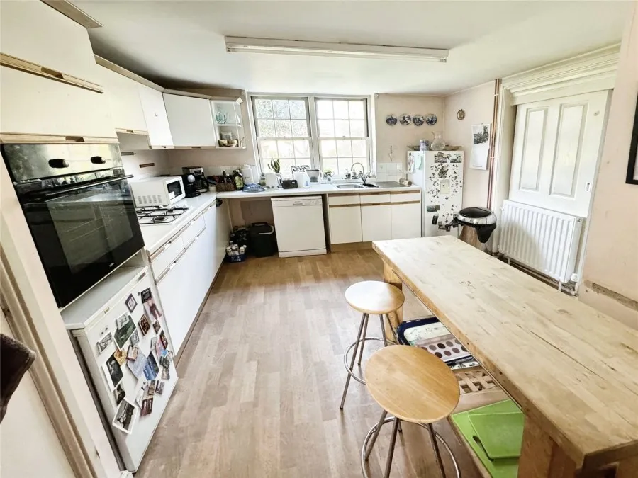 House Under Offer with 7 bedrooms in Mulberry Green, Harlow, CM17, photo 8