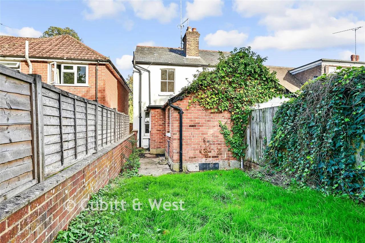 Bailey Road, Westcott, RH4, photo 11