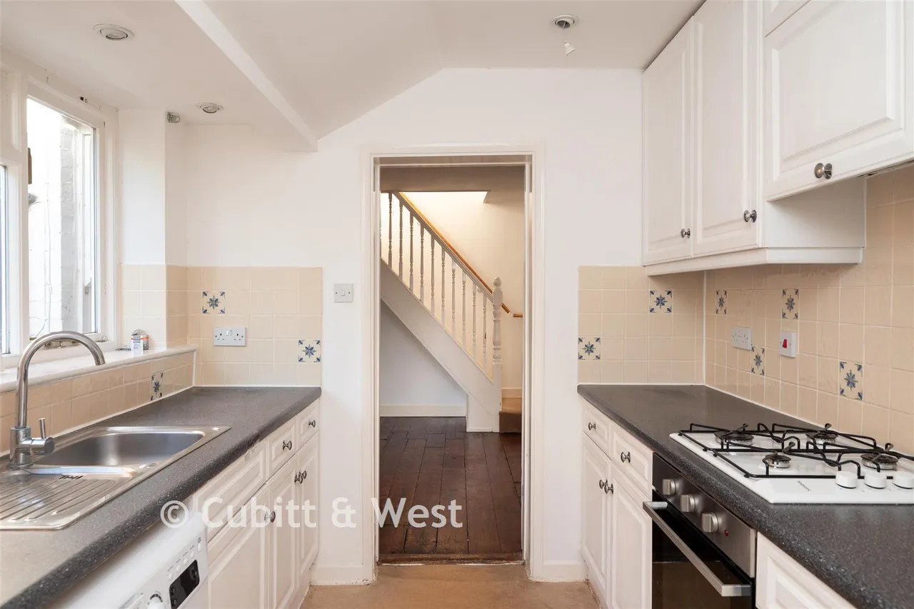 Bailey Road, Westcott, RH4, photo 3