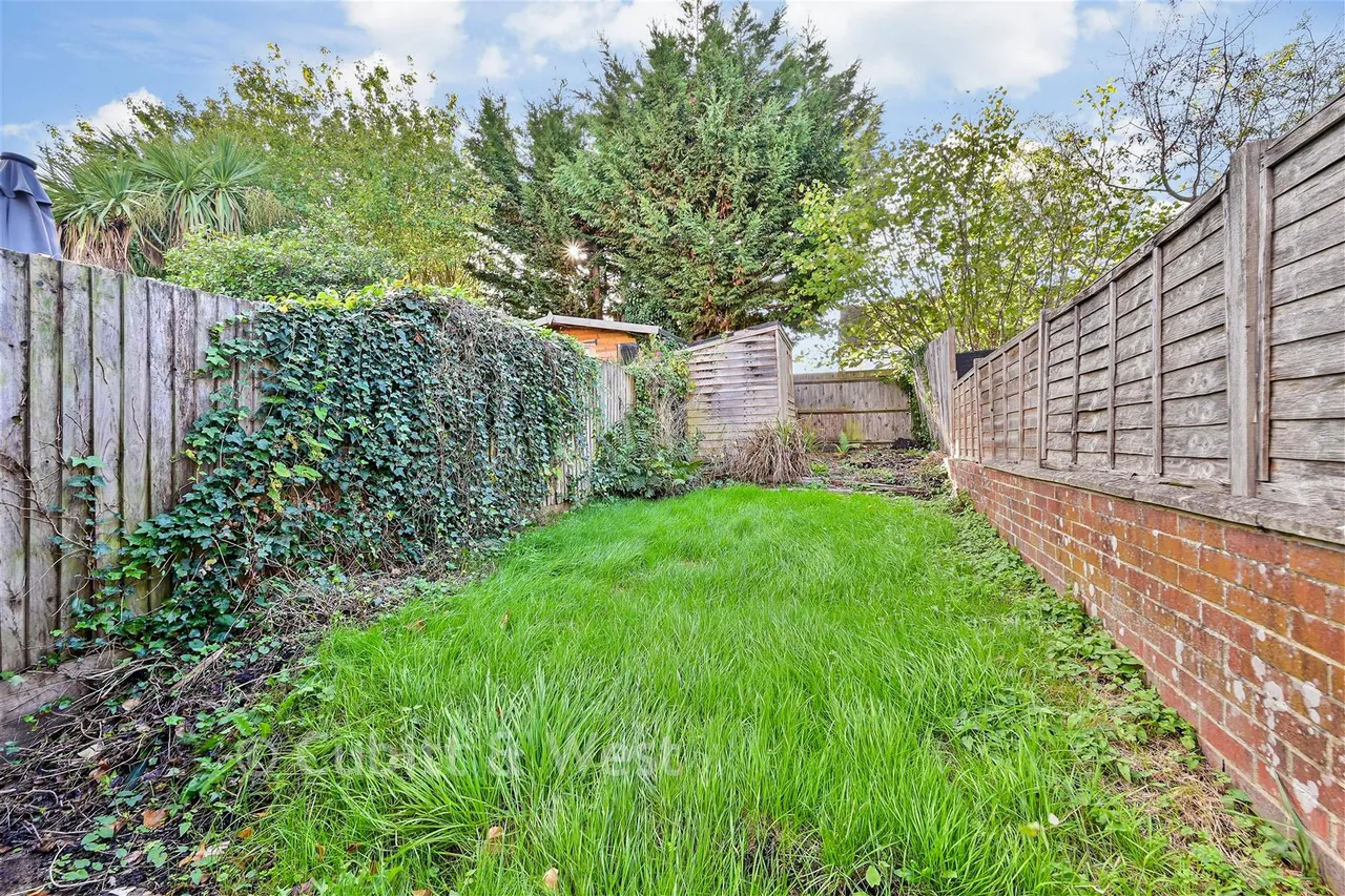 Bailey Road, Westcott, RH4, photo 2