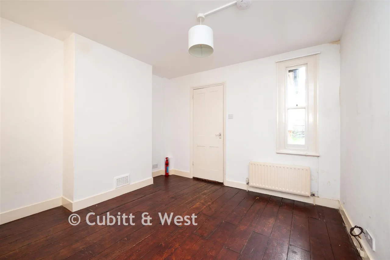 Bailey Road, Westcott, RH4, photo 5