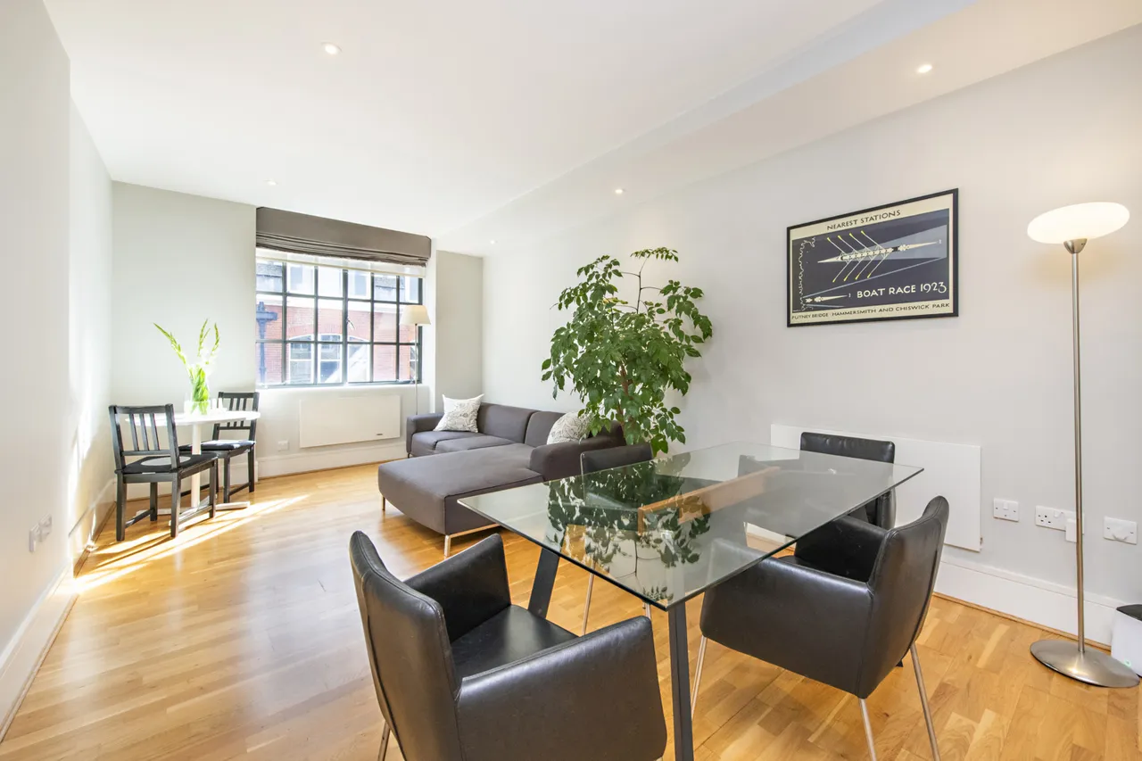 2 bed flat to rent, Kean Street, London, WC2B