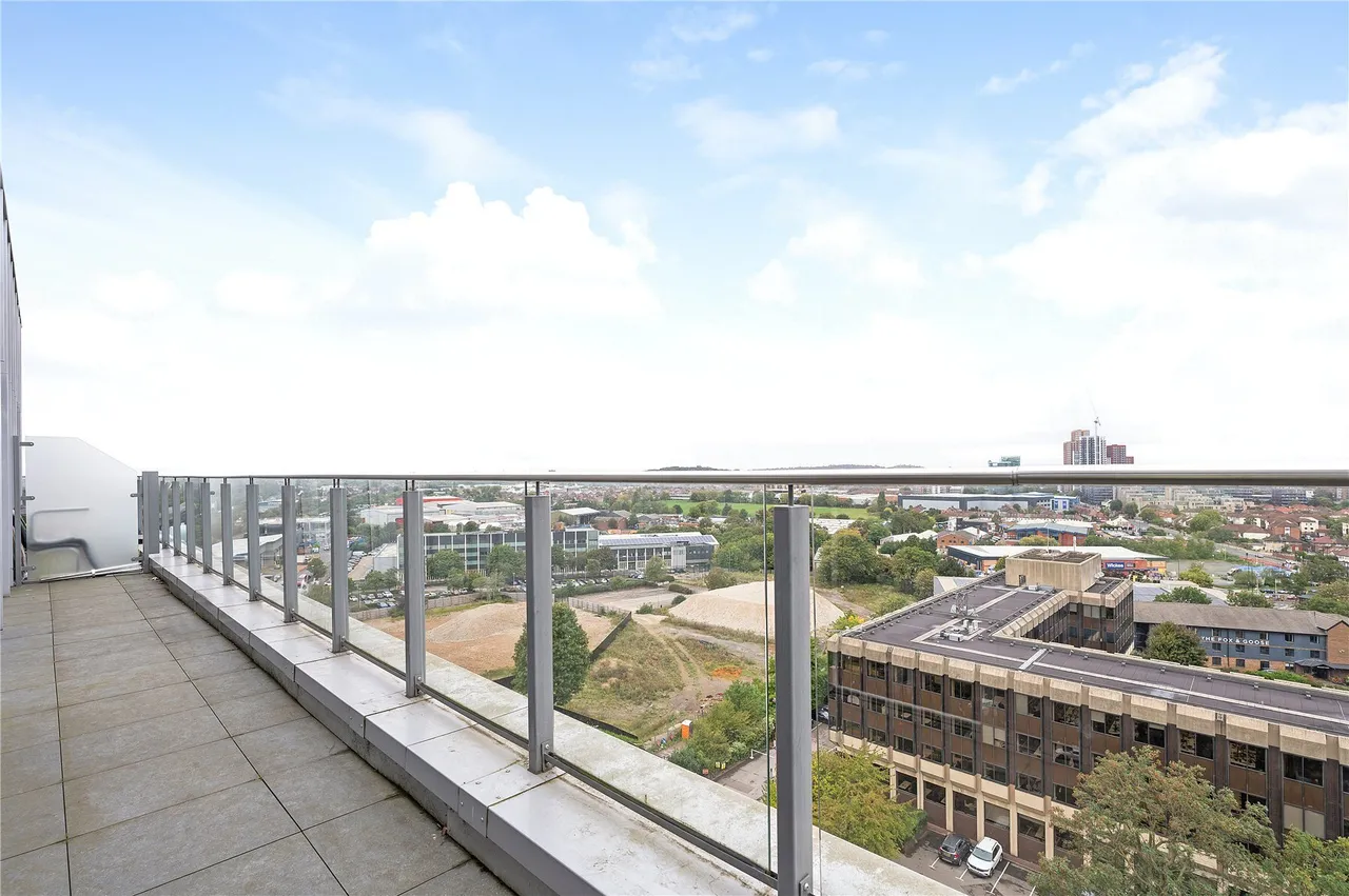 West Gate, London, W5, photo 2