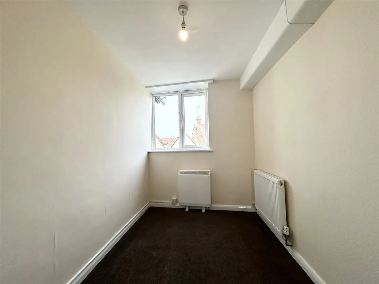 High Street, Ware, photo 7