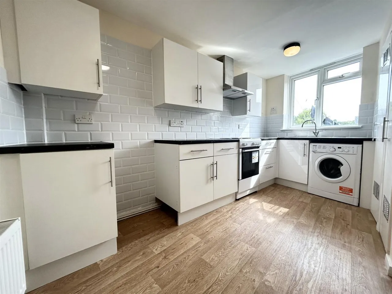 3 bed flat to rent, High Street, Ware