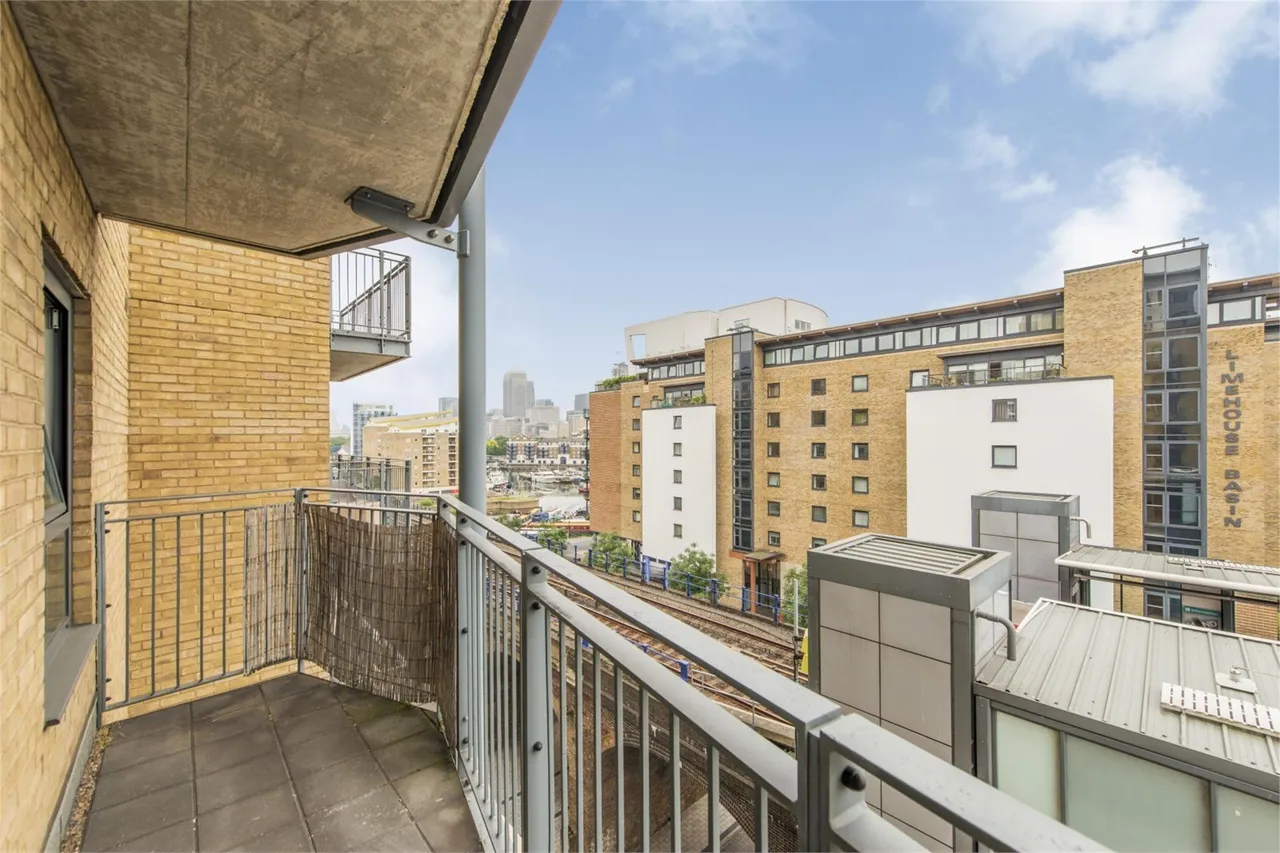 Commercial Road, Limehouse, E14, photo 13