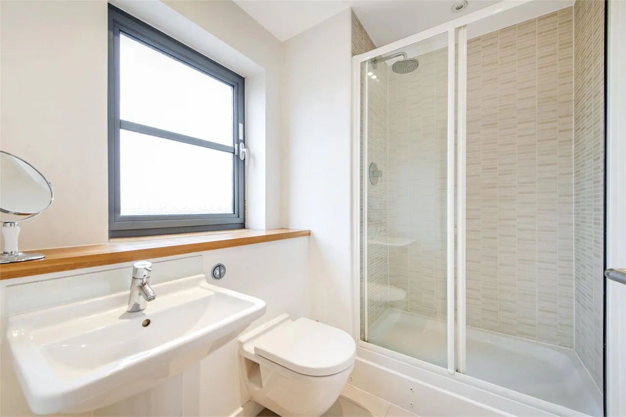 Commercial Road, Limehouse, E14, photo 5