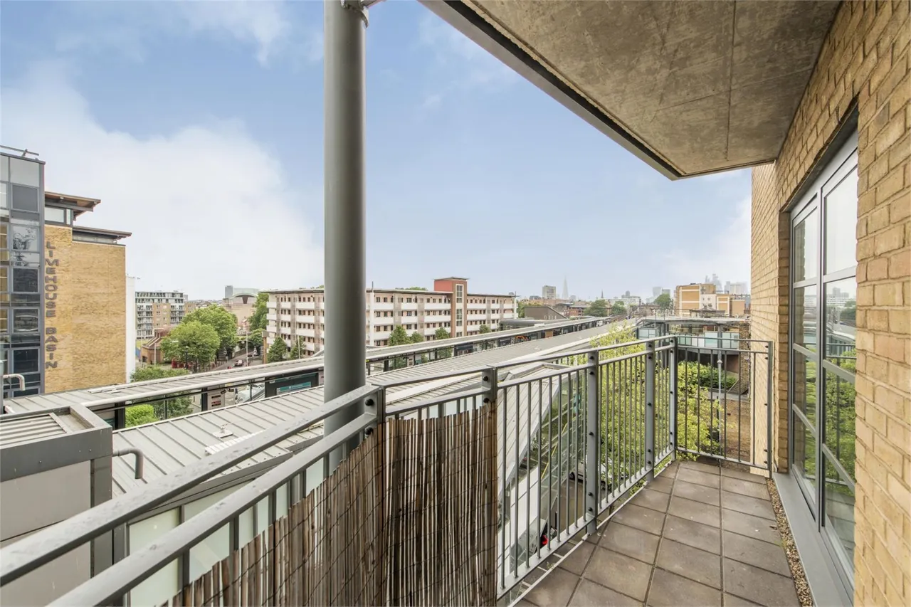 Commercial Road, Limehouse, E14, photo 12