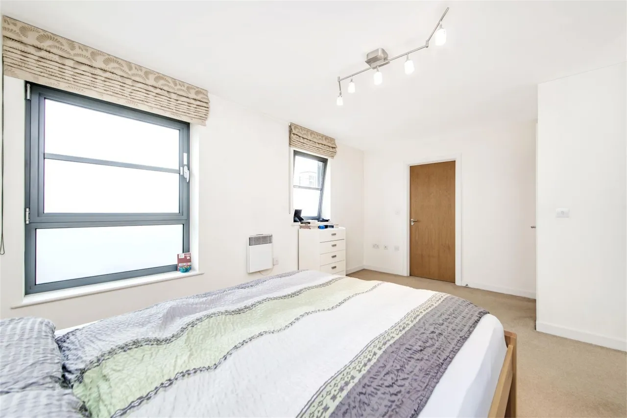 Commercial Road, Limehouse, E14, photo 6