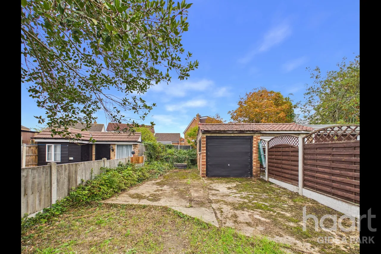 Northumberland Avenue, Hornchurch, RM11, photo 19
