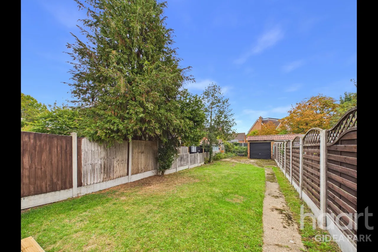Northumberland Avenue, Hornchurch, RM11, photo 18