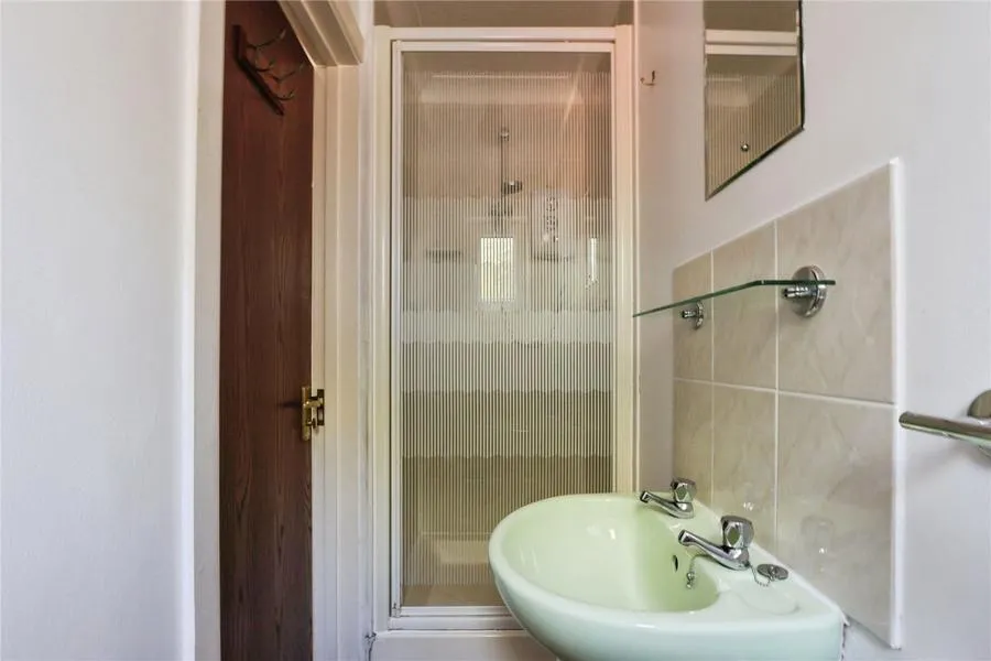 McWilliam Close, Poole, BH12, photo 26