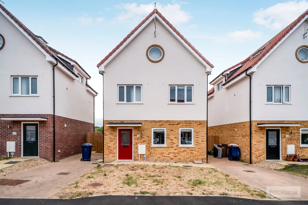 Osprey Place, March, PE15, photo 2