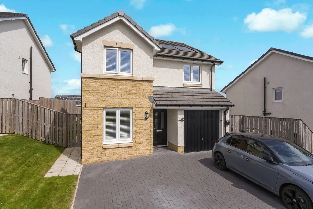 4 bed house for sale, Piper Drive, Glenboig, ML5