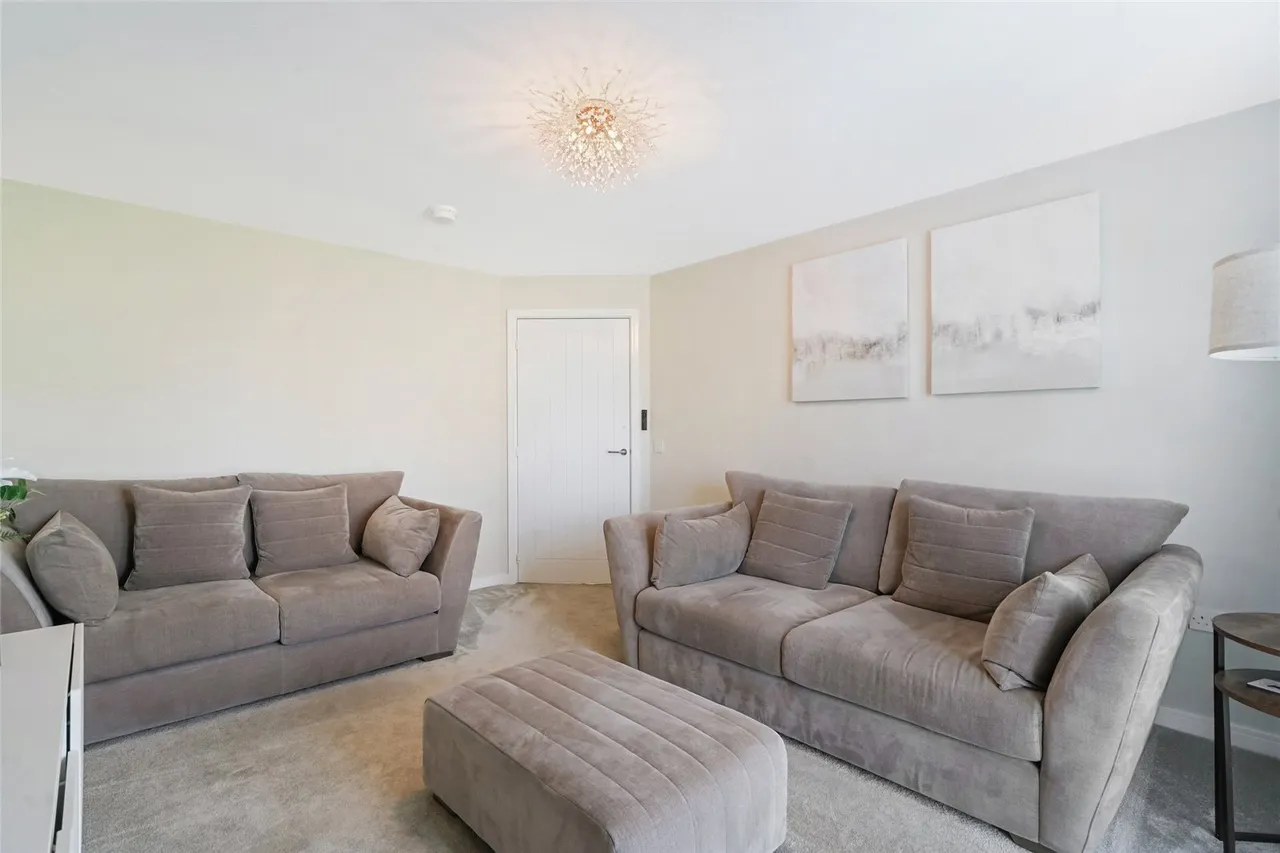 Piper Drive, Glenboig, ML5, photo 4