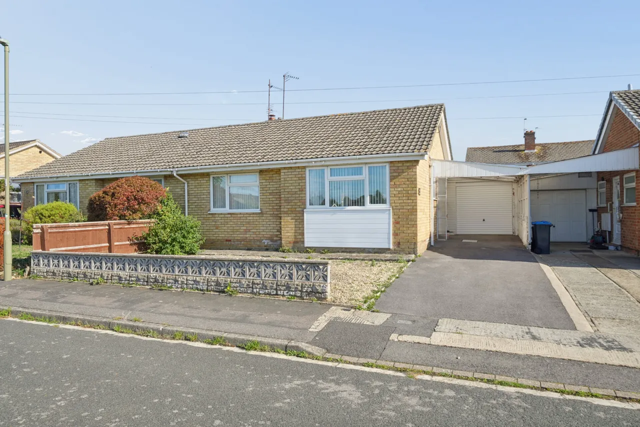 3 bed house for sale, Blenheim Drive, Witney, OX28