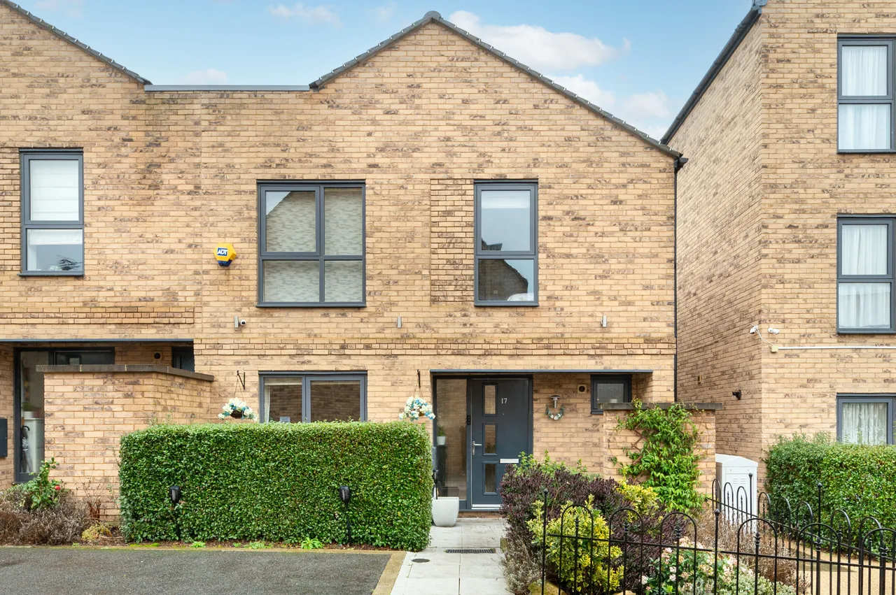 4 bed house for sale — 17 Hurrell Drive, Harrow