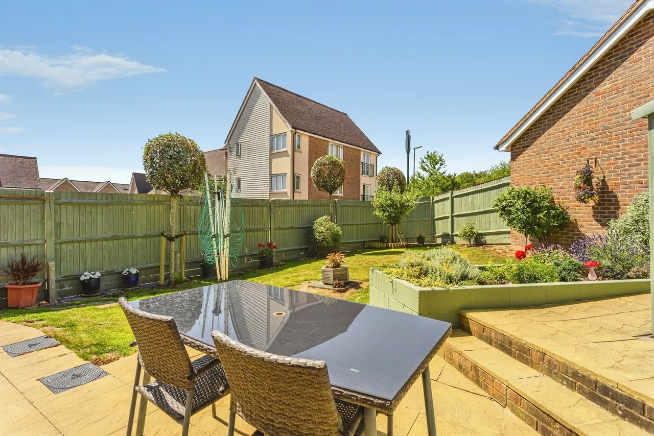 Hardham Close, Haywards Heath, RH16, photo 12