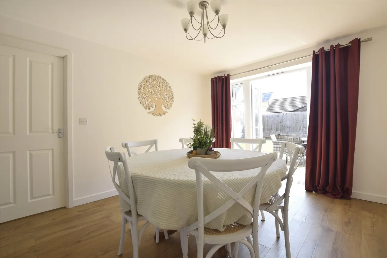 Wendercliff Close, Gloucestershire, Bishops Cleeve, GL52 8FA, photo 4