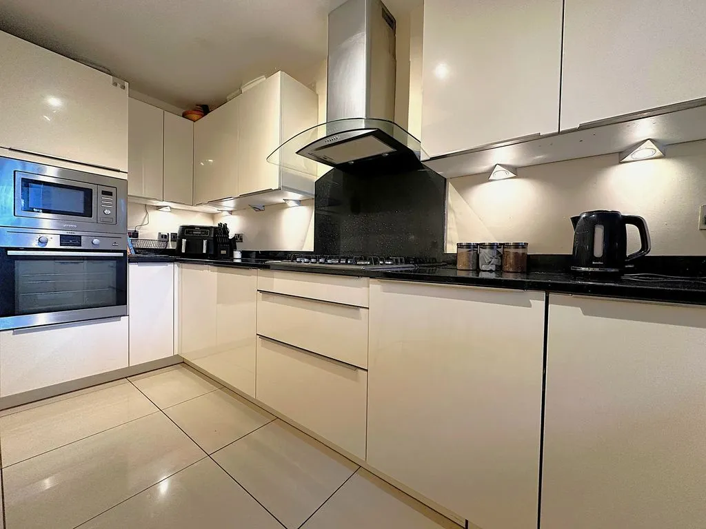 Aldridge Road, Walsall, WS4, photo 4