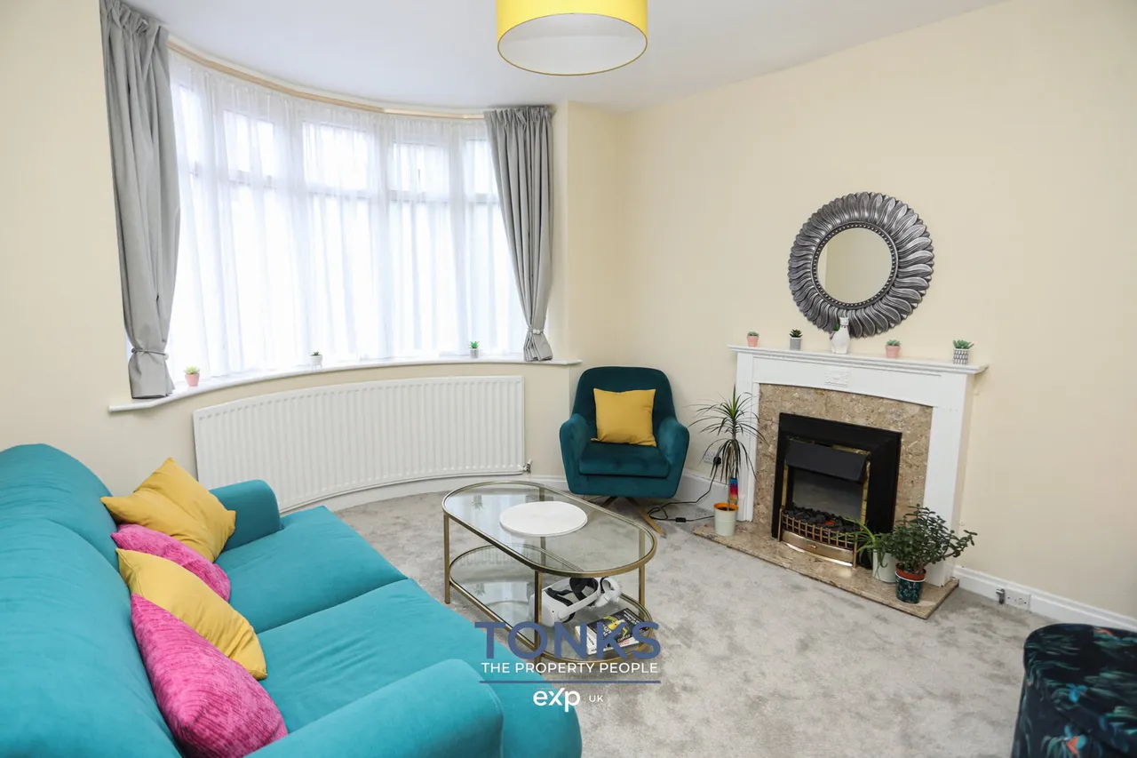Hillside Avenue, Rowley Regis, B65, photo 4