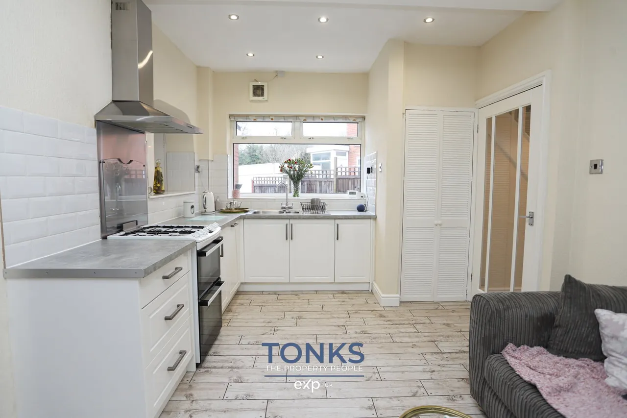Hillside Avenue, Rowley Regis, B65, photo 9