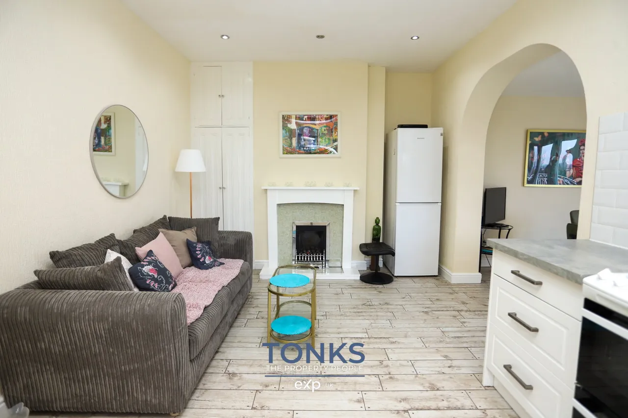 Hillside Avenue, Rowley Regis, B65, photo 8