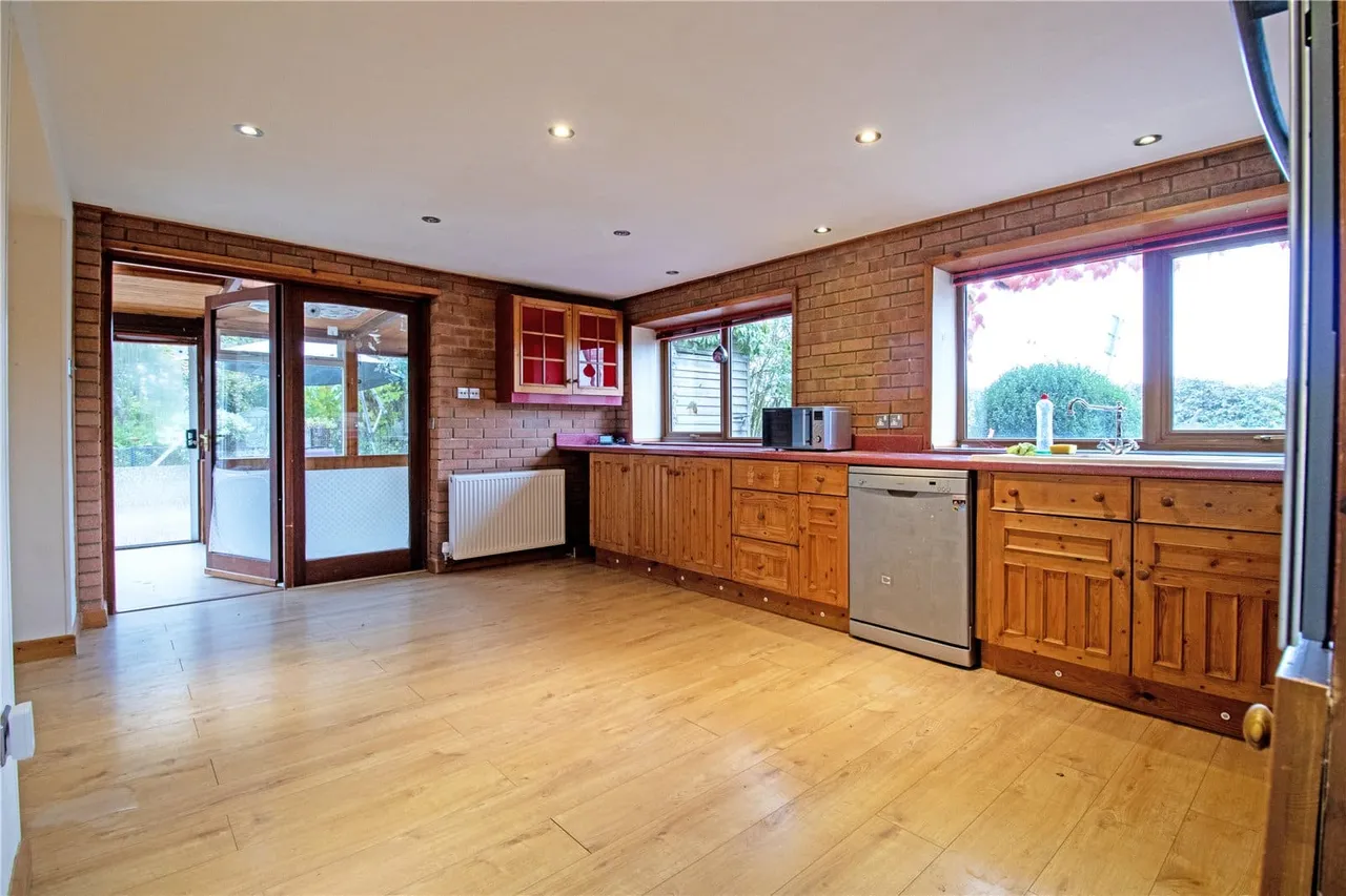 Gainsborough Road, Blyton, DN21, photo 6
