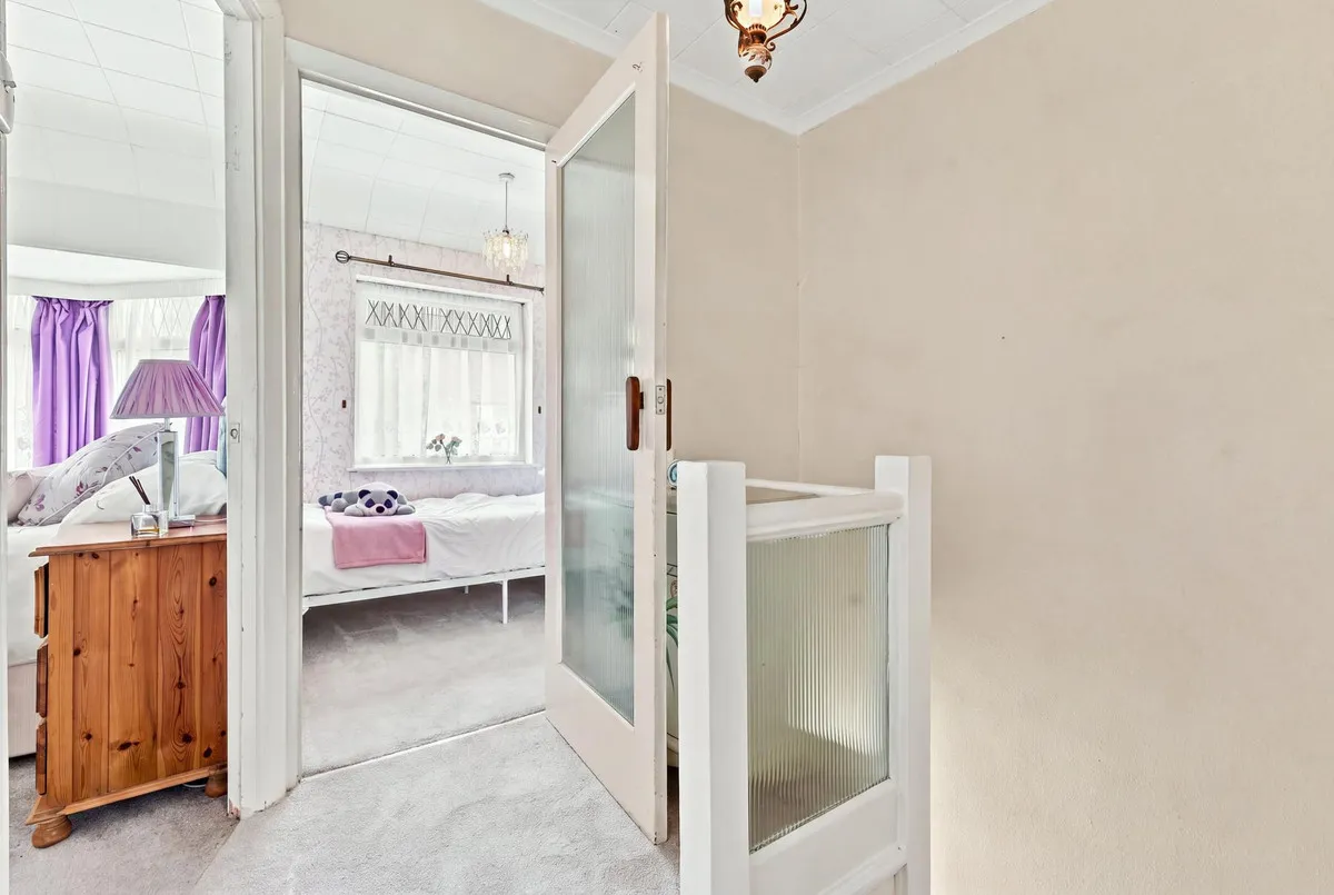 Highland Avenue, Loughton, IG10, photo 14