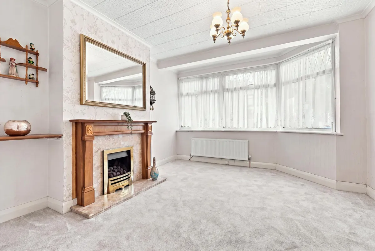 Highland Avenue, Loughton, IG10, photo 3