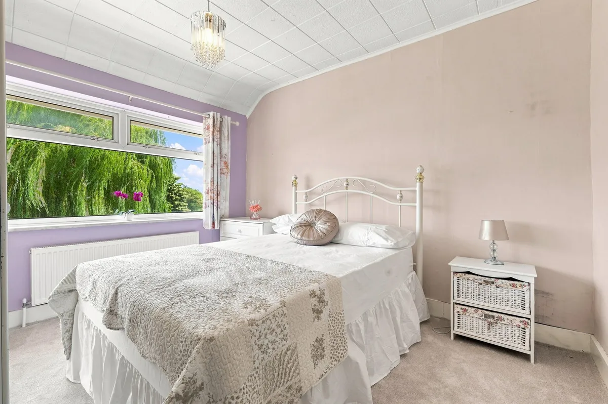 Highland Avenue, Loughton, IG10, photo 17