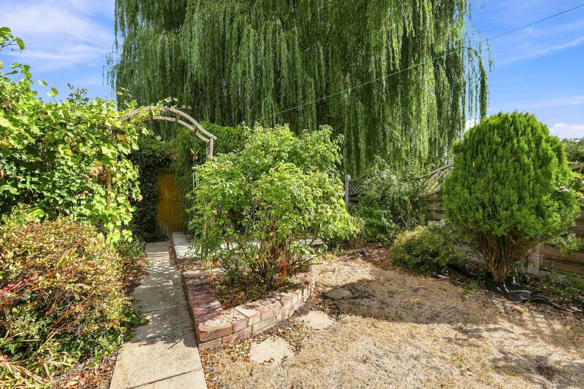 Highland Avenue, Loughton, IG10, photo 21