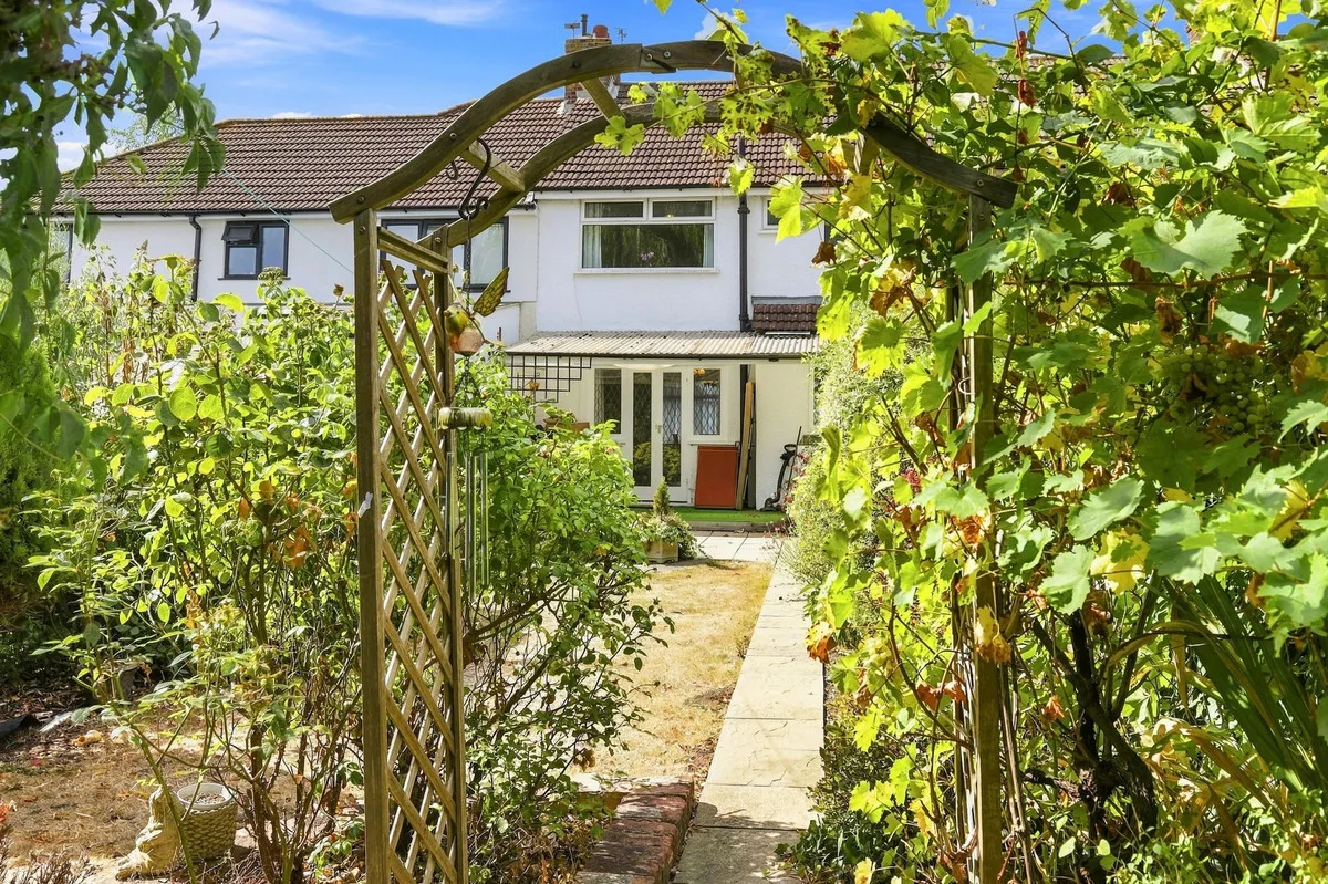 Highland Avenue, Loughton, IG10, photo 22