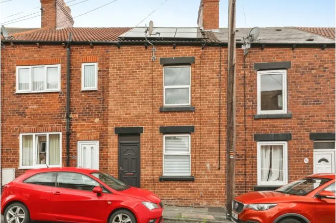 3 bed house for sale — Godley Street, Barnsley