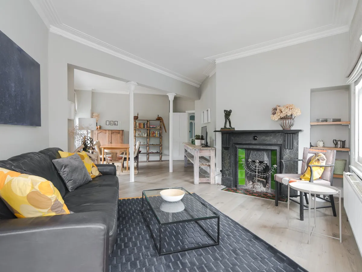 Prince Of Wales Drive, London, SW11, photo 3