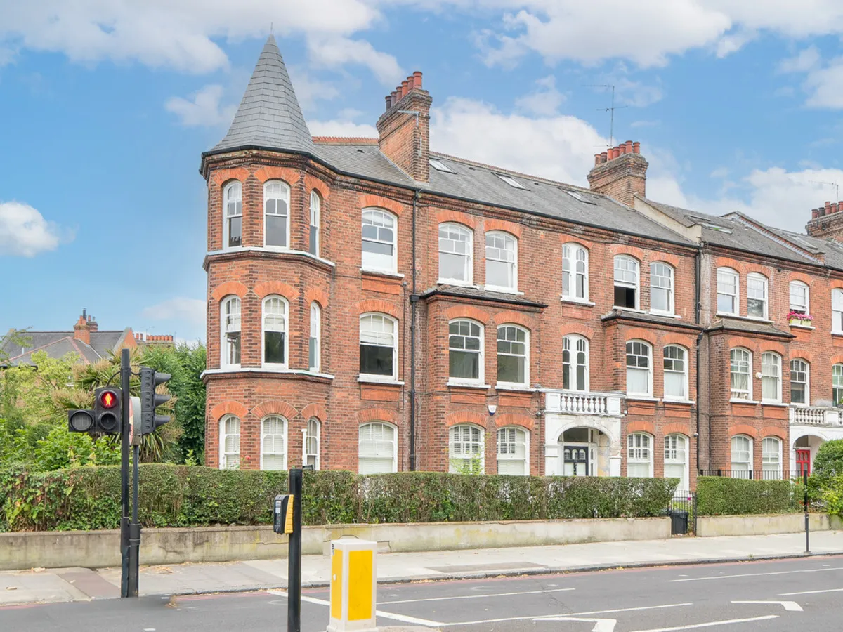 Prince Of Wales Drive, London, SW11, photo 4