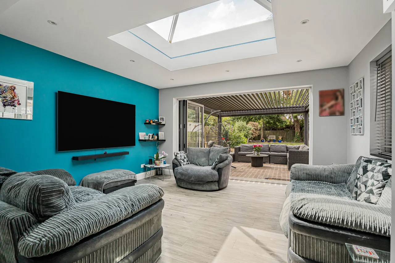Birchfield Close, Addlestone, KT15, photo 3