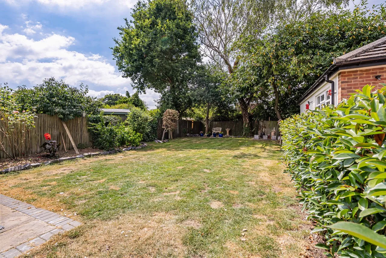 Birchfield Close, Addlestone, KT15, photo 31