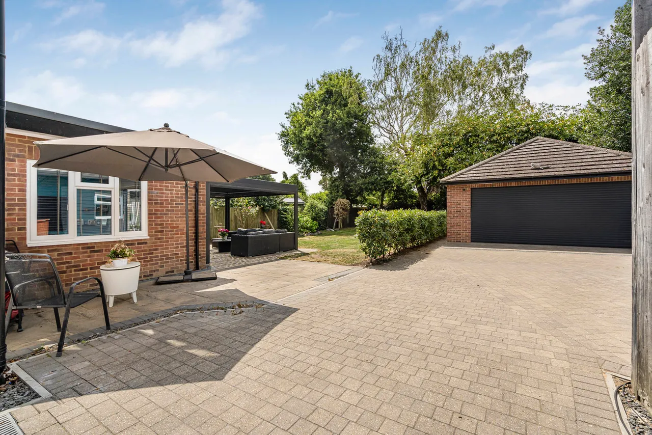 Birchfield Close, Addlestone, KT15, photo 30